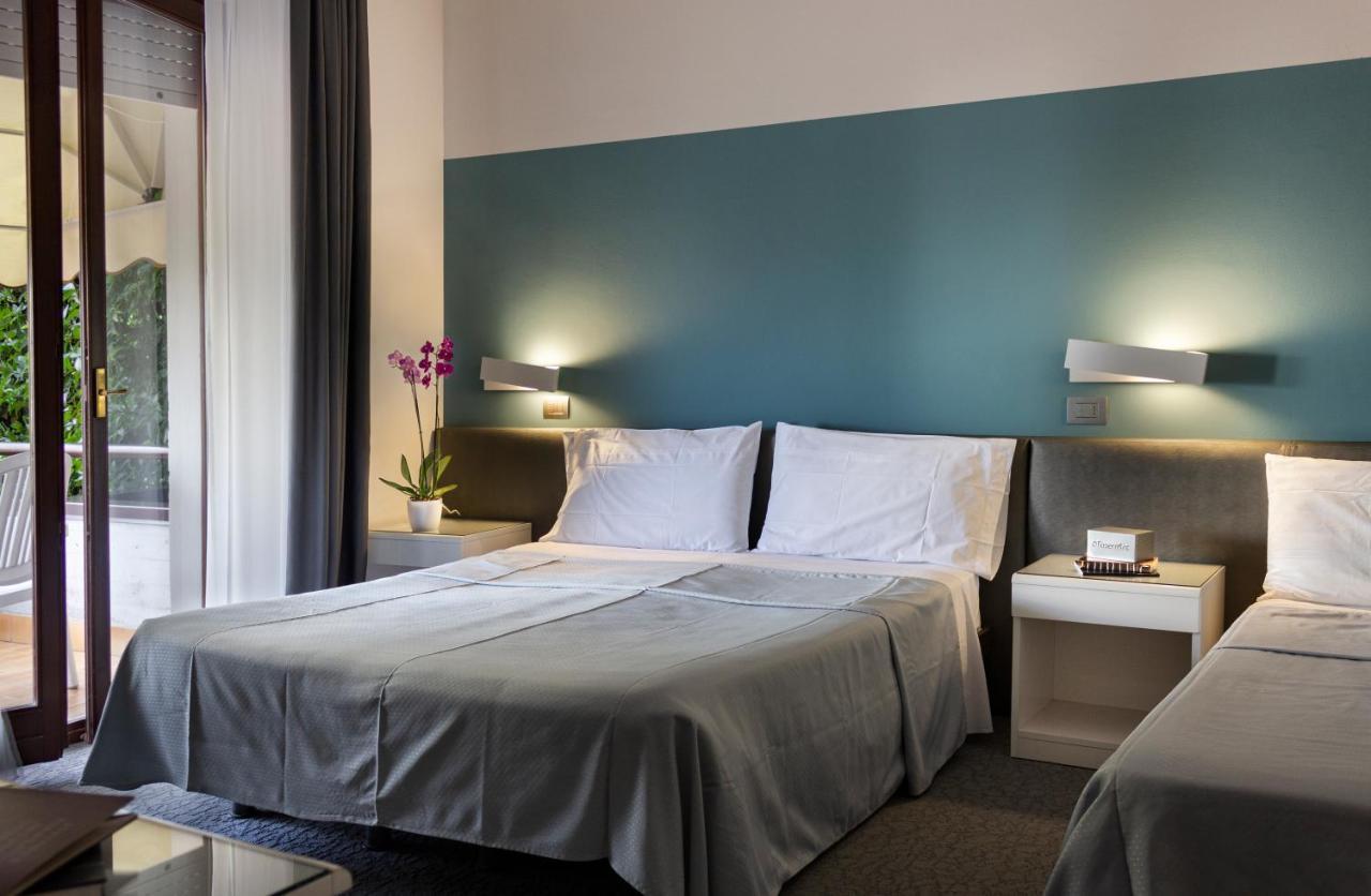 Hotel Desiree - Garda Lake Collection Sirmione Ngoại thất bức ảnh
