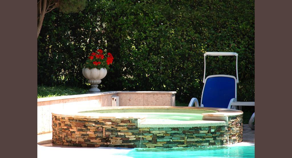 Hotel Desiree - Garda Lake Collection Sirmione Ngoại thất bức ảnh