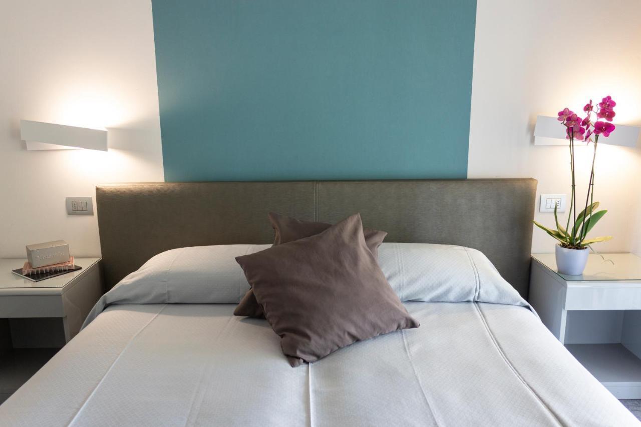 Hotel Desiree - Garda Lake Collection Sirmione Ngoại thất bức ảnh