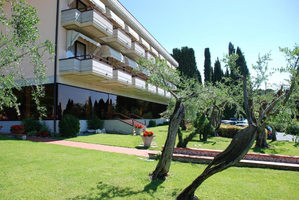 Hotel Desiree - Garda Lake Collection Sirmione Ngoại thất bức ảnh